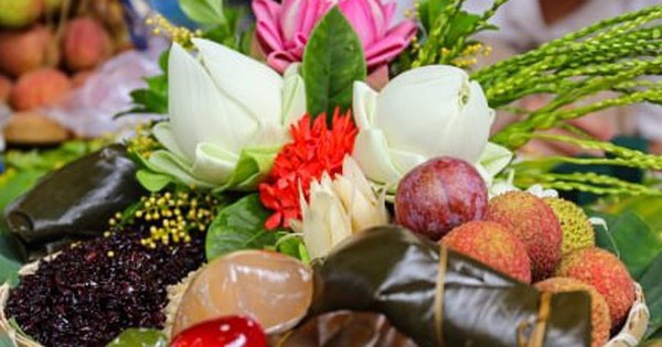 Bán cả trăm mâm cúng ngũ sắc trong ngày Tết Đoan ngọ