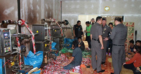 Đột kích một nhà kho, công an triệt phá đường dây sản xuất cà phê Nescafé giả quy mô hàng tỷ đồng, tịch thu hơn 300.000 sản phẩm
