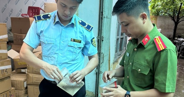 Lật tẩy kho mặt nạ Lucenbase nhập lậu giữa Thủ đô: 15.000 sản phẩm không rõ nguồn gốc