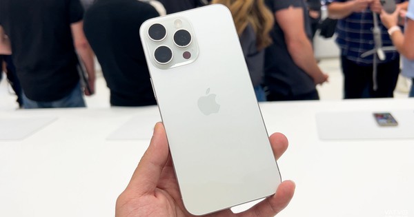 iPhone cũ tiếp tục giảm giá đậm, iPhone 15 Pro Max còn dưới 20 triệu đồng, nhiều mẫu hot chỉ từ 12 triệu đồng