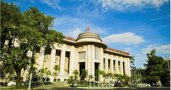 Thị trường tiền tệ tháng 7: Tăng trưởng cung tiền cao nhất kể từ năm 2021, VND tiếp tục mất giá so với USD