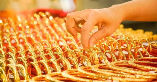 Giá vàng thế giới lao dốc, giá vàng nhẫn trong nước tiếp tục giảm