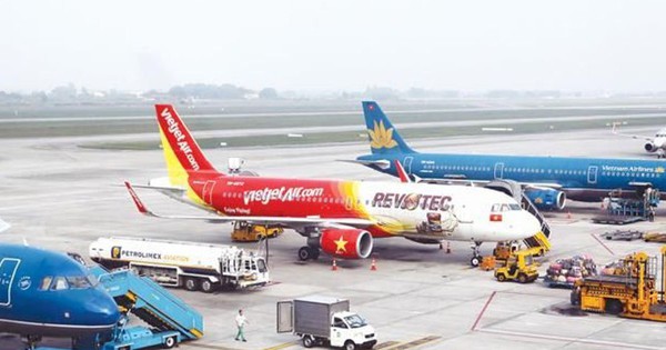 Giá vé máy bay ra Hà Nội tăng nóng dịp 2/9, ngang vé Tết