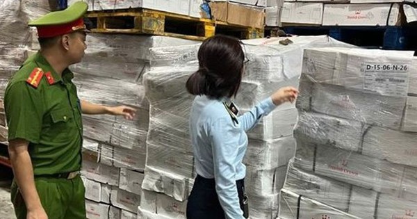 Phát hiện gần 16 tấn xương lợn đông lạnh hết hạn tại kho lạnh ở Hà Nội