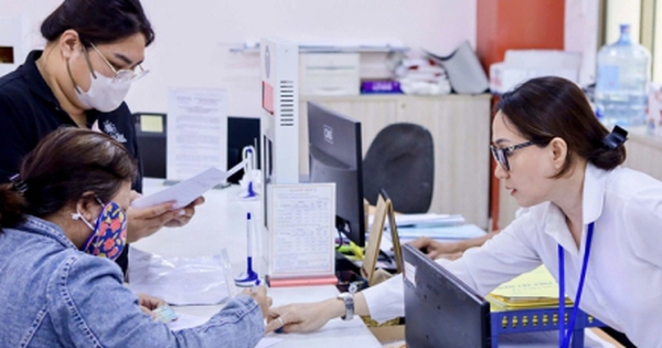Bộ Nội vụ nêu nguyên nhân gần 36.000 viên chức xin thôi việc trong 3 năm