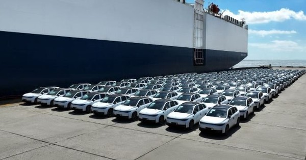Từ kẻ vô danh đến 'hắc mã' ngành xe điện Trung Quốc: Startup 10 năm tuổi bất ngờ báo lãi, tự tay phát triển, sản xuất tất cả