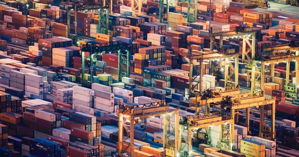 Mỹ áp thuế quan 20%: Đã đến lúc doanh nghiệp Việt Nam không chỉ nghĩ đến việc “xuất khẩu nhiều hơn”, mà phải nghĩ đến...