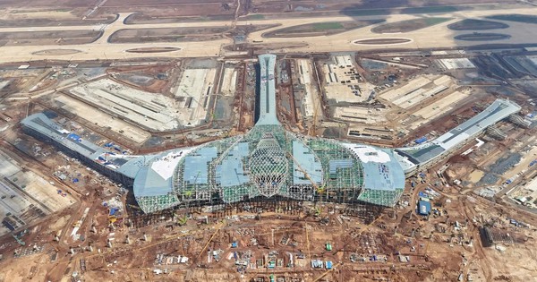 Siêu dự án hạ tầng hơn 16 tỷ USD lớn nhất VN: 900 nhân lực, 40 mũi thi công liên tục ngày đêm làm đường băng