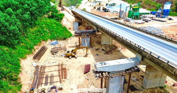 Gấp rút thi công dự án 'lên đời' cao tốc La Sơn - Hòa Liên