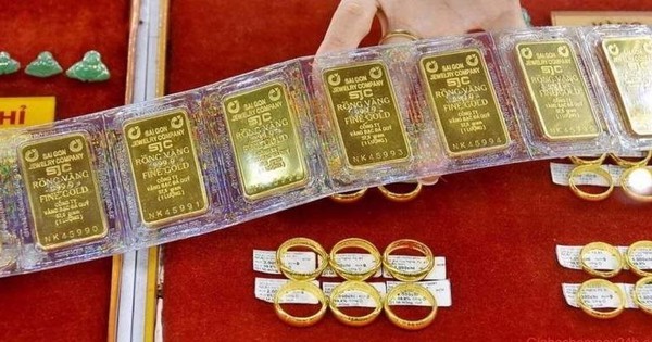 Giá vàng miếng sáng 26/8 tiếp tục lập kỷ lục mới