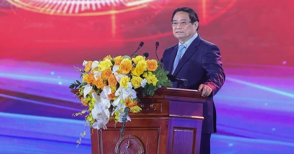 Thủ tướng biểu dương Vingroup: "Vượt nắng, thắng mưa, không thua gió bão" để hoàn thành top 10 trung tâm triển lãm lớn nhất thế giới
