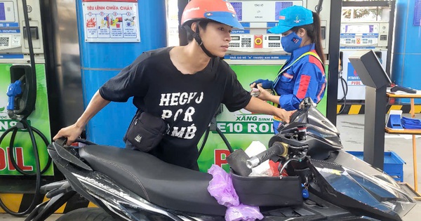 Xăng dầu đồng loạt tăng giá, diesel vượt 18 ngàn đồng/lít