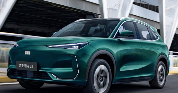 Hãng xe xây nhà máy 4.100 tỷ nâng cấp mẫu SUV vừa ra mắt tại Việt Nam: đi xa hơn 610 km nhưng giá vẫn giữ nguyên từ 400 triệu đồng