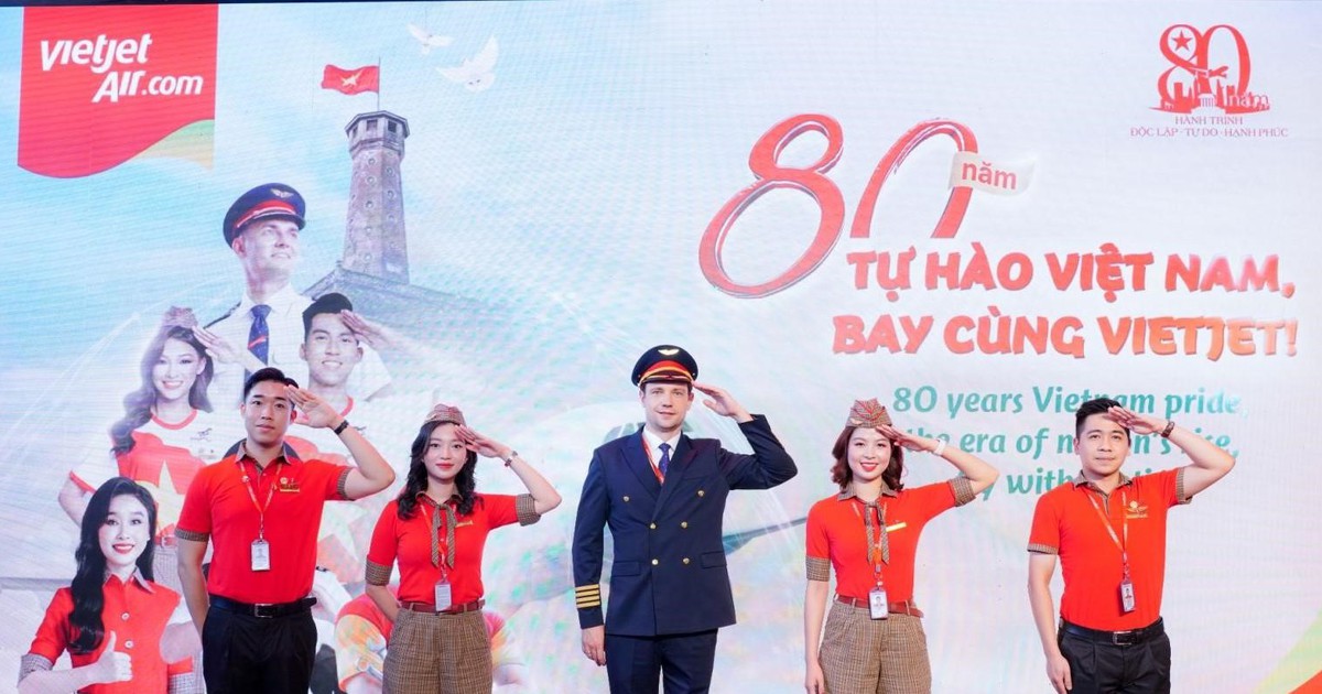 Đừng bỏ lỡ không gian chinh phục bầu trời cùng Vietjet tại Triển lãm 80 năm