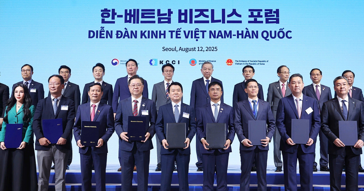 KN Holdings hợp tác Samsung C&T phát triển 864 MW điện mặt trời nổi