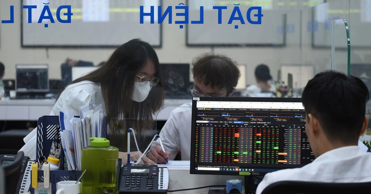 Vì sao nhiều doanh nghiệp bất động sản đua nhau chào bán cổ phiếu?