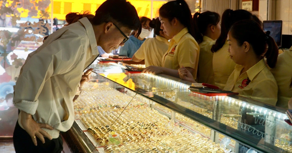 Giá vàng hôm nay 18.8.2025: Bật tăng trở lại mức kỷ lục