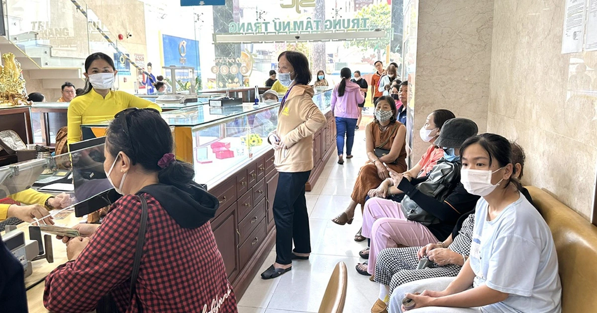 Vàng tăng kỷ lục sau khi xóa bỏ độc quyền