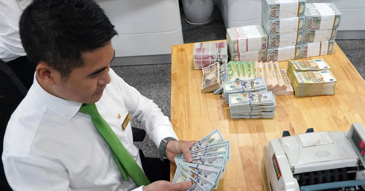 Giá USD hôm nay 13.8.2025: Lập kỷ lục mới