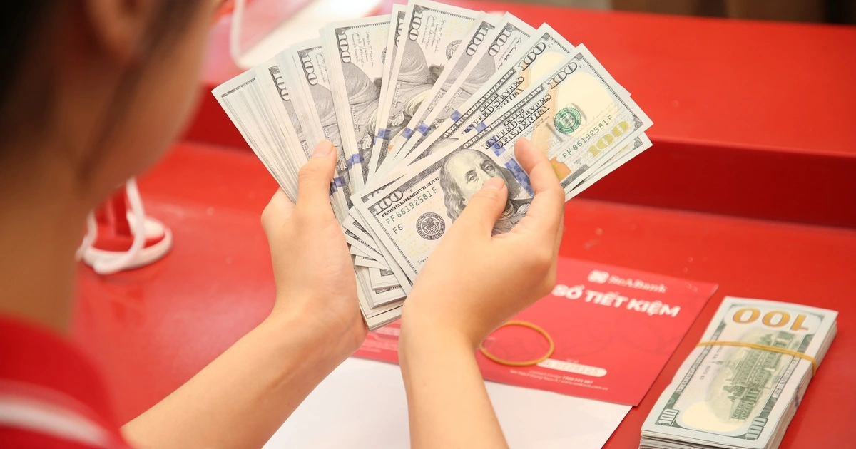 Giá USD hôm nay 17.8.2025: Tăng vọt cùng euro, bảng Anh