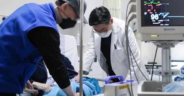Hàn Quốc khắc phục khủng hoảng y tế khi bác sĩ thực tập trở lại bệnh viện