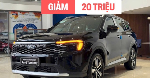 Ford Territory vừa ra mắt đã được đại lý giảm 20 triệu đồng, giá thực tế vẫn chưa đủ làm khó Mazda CX-5