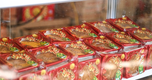 Đón rằm tháng Bảy, bánh trung thu lên kệ sớm