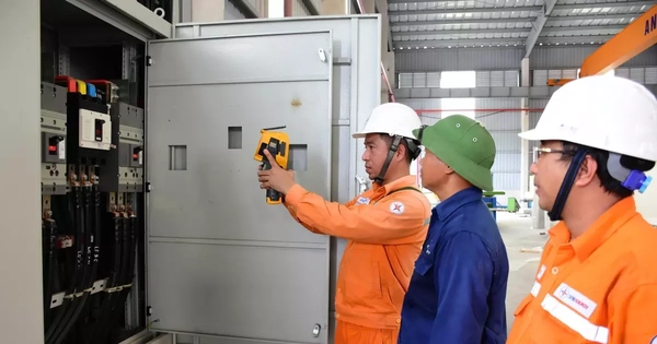 'Nóng' hóa đơn tiền điện: Không chỉ tăng cao bất thường mà còn giống hệt nhau