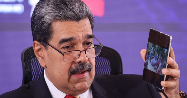 Tổng thống Venezuela ca ngợi chiếc điện thoại của Trung Quốc là "tốt nhất thế giới", không ai có thể hack
