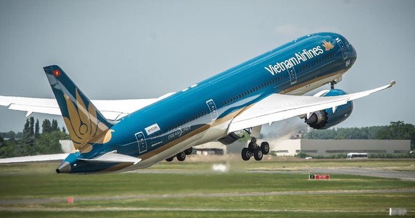 Thu nhập lãnh đạo Vietnam Airlines tăng 25%, Chủ tịch và TGĐ nhận 700 - 800 triệu trong 6T2025, vẫn thấp hơn Thai Airways và 'thua xa' Singapore Airlines
