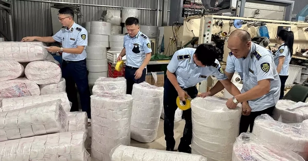 Triệt phá cơ sở sản xuất bỉm trẻ em, băng vệ sinh giả quy mô 'khủng'