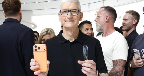 Đằng sau vẻ hào nhoáng của iPhone 17, Apple đã cố tình giấu nhẹm một thứ đang “thua ê chề” trước Samsung?