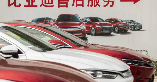 Hãng xe điện lớn nhất Trung Quốc bắt đầu lộ yếu điểm?: Cổ phiếu sụt 30% khiến 45 tỷ USD 'bốc hơi', các mẫu ô tô bị người mua chê 'cũ kỹ'