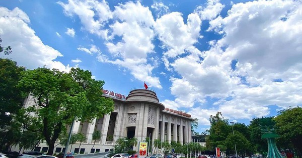 NHNN chỉ đạo các ngân hàng tiếp tục tiết giảm chi phí để hạ lãi suất cho vay, kiểm soát chặt chẽ tín dụng lĩnh vực tiềm ẩn rủi ro