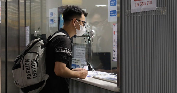 Vì sao 4 ga của metro Bến Thành - Suối Tiên ngừng bán vé giấy từ ngày 15-9?