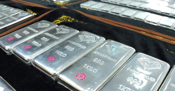 Giá bạc tăng trước kỳ vọng FED cắt giảm lãi suất