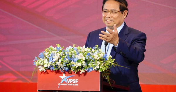 Thủ tướng khen vòm thép lớn nhất hành tinh do Đại Dũng thực hiện: Tốc độ thần tốc trong 10 tháng thay vì 2 năm, tôi rất tâm đắc và xúc động