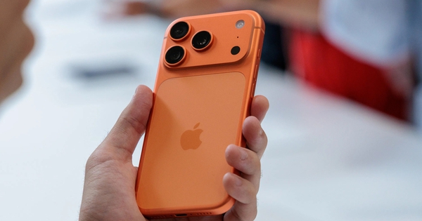 iPhone 17 Pro Max “cháy hàng”, nhiều người Việt đua nhau chi tiền để nhận máy sớm