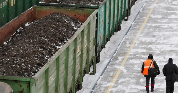 Nga gửi sang Việt Nam hàng triệu tấn hàng giá rẻ: thuế nhập khẩu 5%, trữ lượng của Moscow đủ dùng trong 500 năm