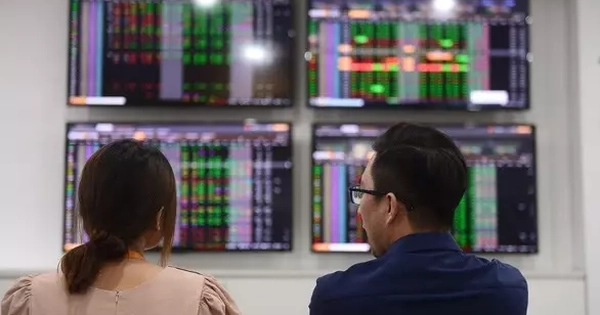 Chờ 'cú hích' quan trọng, chứng khoán tiếp tục lình xình?