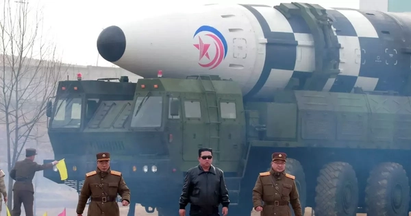 Chủ tịch Kim Jong-un tuyên bố Triều Tiên sở hữu 'vũ khí bí mật'