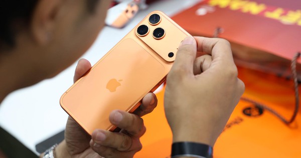 Lướt mạng xã hội giờ chỉ thấy một cảnh: "Pass nhanh" iPhone cũ, hẹn gặp lại ở "vũ trụ" iPhone 17