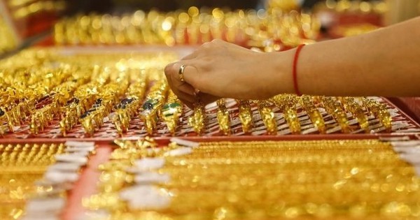 Sáng 26/9: Một nhà vàng giảm mạnh giá vàng miếng bán ra
