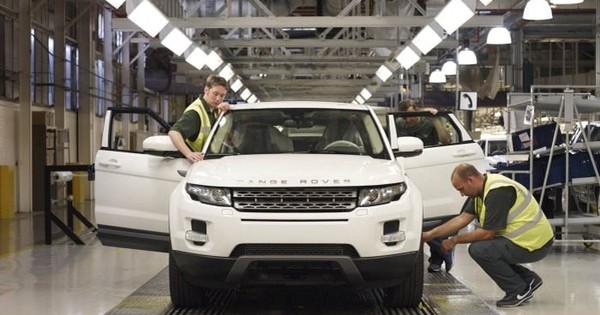 Hãng xe chuyên sản xuất Ranger Rover đã 1 tháng nay không xuất xưởng bất cứ chiếc xe nào – chuyện gì đang xảy ra?