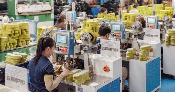 Báo Mỹ: Việt Nam vượt Trung Quốc trở thành công xưởng của thế giới trong ngành công nghiệp trăm tỷ USD