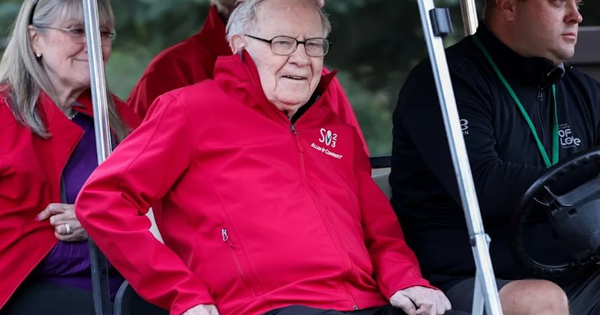 100 ngày đếm ngược huyền thoại Warren Buffett nghỉ hưu, 1 cổ phiếu hàng đầu danh mục có thể tiếp tục bị cắt giảm để bước sang kỷ nguyên mới