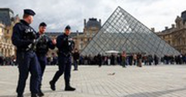 2 nghi phạm đã nhận tội trộm đồ tại bảo tàng Louvre, nhưng vẫn không ai biết 8 bảo vật đang ở đâu