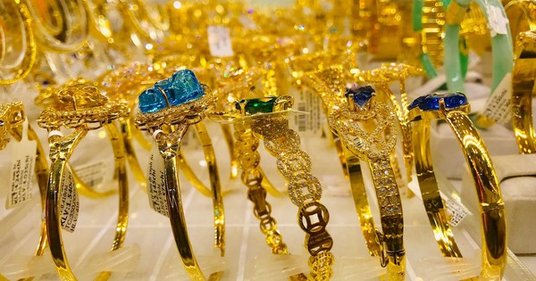 Sáng 2/10: Giá vàng trong nước đồng loạt giảm