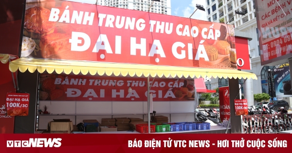 Sát Tết Trung Thu, quầy bánh treo biển đại hạ giá 100.000 đồng/3 chiếc