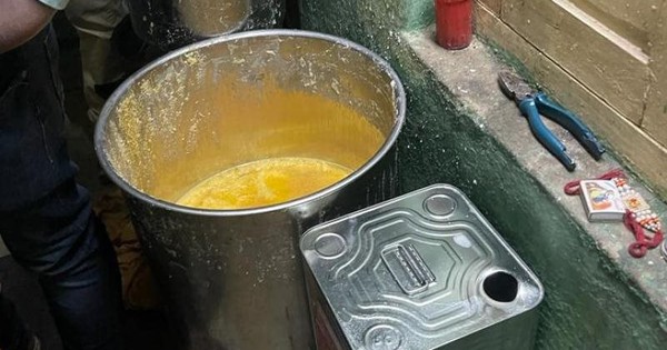 Đột kích 3 kho hàng, công an triệt phá đường dây sản xuất bơ giả từ hóa chất, tịch thu gần 10 tấn sản phẩm kém chất lượng